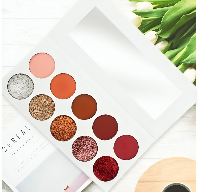 Radiant Reverie : 10-Shade Glitter and Matte Eyeshadow Palette